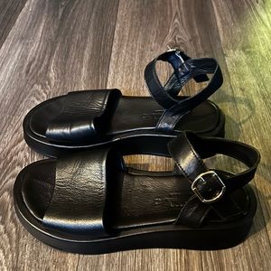 Carmela Soft Genuine Leather Platform Sandals